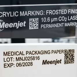 Marcado Láser CO2 para Materiales No Metálicos: ¿Por qué es la solución ideal?